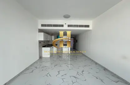 Apartment - 1 Bathroom for rent in Al Amir Building - Arjan - Dubai