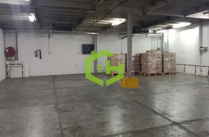 Warehouse - Studio - 1 Bathroom for rent in Umm Ramool - Dubai