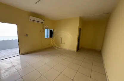 Staff Accommodation - Studio - 1 Bathroom for rent in Wadi AL AIN 1 - Al Noud - Al Ain