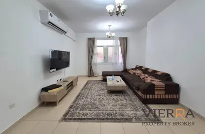 Apartment - 2 Bedrooms - 3 Bathrooms for sale in Mazaya 1 - Queue Point - Dubai Land - Dubai