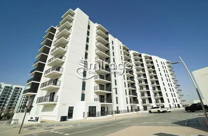 Apartment - 1 Bathroom for rent in Waters Edge - Yas Island - Abu Dhabi