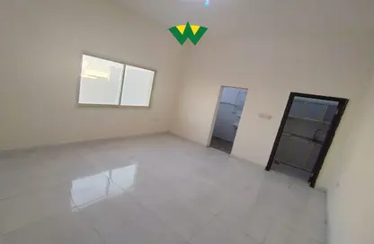 Apartment - 1 Bathroom for rent in Baniyas East - Baniyas - Abu Dhabi