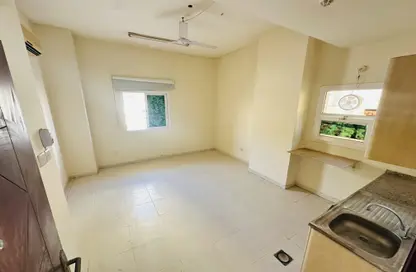 Apartment - 1 Bathroom for rent in Fire Station Road - Muwaileh - Sharjah