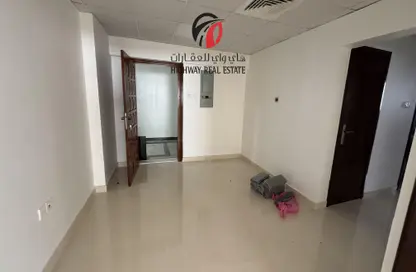 Apartment - 1 Bedroom - 2 Bathrooms for rent in White Swan Building - Sheikh Zayed Road - Dubai