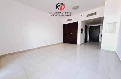 Apartment - 1 Bathroom for rent in Al Warsan 4 - Al Warsan - Dubai