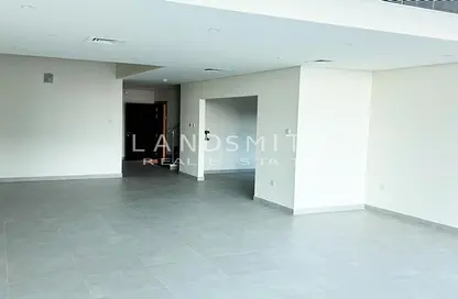 Apartment - 3 Bedrooms - 3 Bathrooms for rent in Marina Arcade Tower - Dubai Marina - Dubai