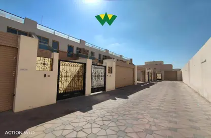 Villa - 5 Bedrooms - 6 Bathrooms for rent in Shakhbout City - Abu Dhabi