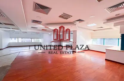 Office Space - Studio - 1 Bathroom for rent in Emerald Tower - Khalifa Street - Abu Dhabi