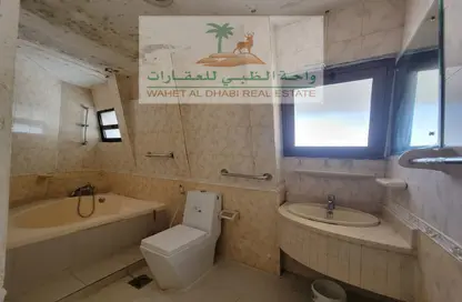 Villa - 5 Bedrooms for rent in Al Tala'a - Mughaidir - Sharjah