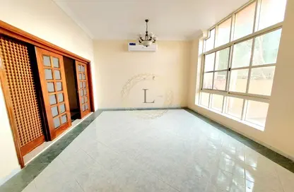 Villa - 5 Bedrooms - 5 Bathrooms for rent in Al Ameriya - Al Jimi - Al Ain