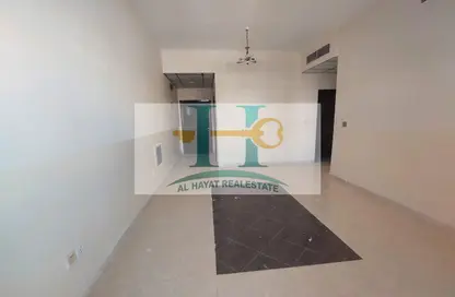 Apartment - 2 Bedrooms - 2 Bathrooms for rent in Al Jurf 2 - Al Jurf - Ajman Downtown - Ajman