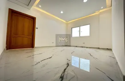 شقة - غرفة نوم - 1 حمام للايجار في حي السفارات - شارع المطار - أبوظبي