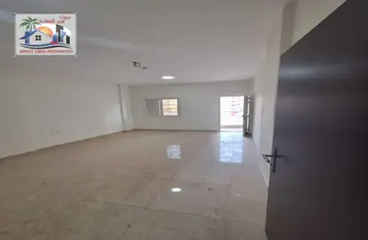 Apartment - 3 Bedrooms - 3 Bathrooms for rent in Al Wahda Building - Al Majaz 2 - Al Majaz - Sharjah