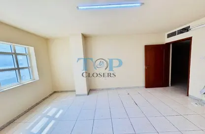 Apartment - 3 Bedrooms - 2 Bathrooms for rent in Hai Al Murabbaa - Central District - Al Ain