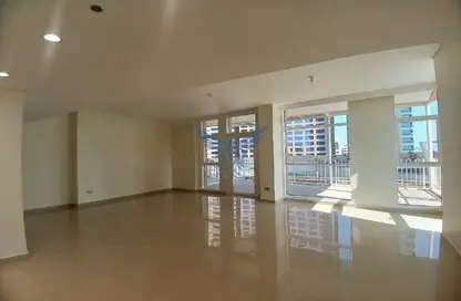 Duplex - 3 Bedrooms - 4 Bathrooms for rent in The Crystal Tower - Al Khalidiya - Abu Dhabi