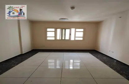 Apartment - 2 Bedrooms - 3 Bathrooms for rent in Al Qulaya'ah - Al Sharq - Sharjah