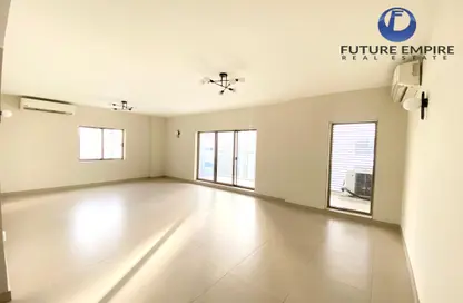 Apartment - 3 Bedrooms - 3 Bathrooms for rent in Al Garhoud - Dubai