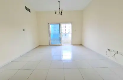 Apartment - 1 Bedroom - 2 Bathrooms for rent in Palm Tower 2 - Palm Towers - Al Majaz - Sharjah