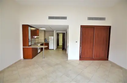 Apartment - 1 Bathroom for rent in Shakespeare Circus 1 - Shakespeare Circus - Motor City - Dubai