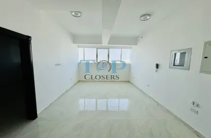 Apartment - 1 Bedroom - 1 Bathroom for rent in Hai Al Murabbaa - Central District - Al Ain