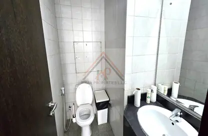 Office Space - Studio - 1 Bathroom for rent in The Regal Tower - Business Bay - Dubai