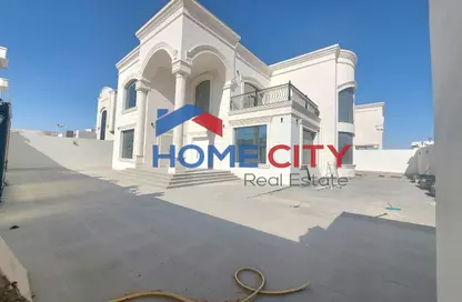 Villa - 4 Bedrooms - 6 Bathrooms for rent in Madinat Al Riyad - Abu Dhabi