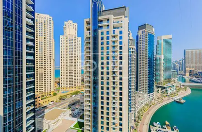 Apartment - 3 Bedrooms - 4 Bathrooms for rent in Delphine Tower - Marina Promenade - Dubai Marina - Dubai