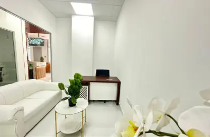 Office Space - Studio - 1 Bathroom for rent in Red Avenue - Al Garhoud - Dubai