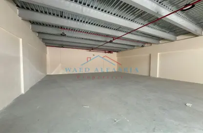 Warehouse - Studio - 1 Bathroom for rent in Al Khabisi - Deira - Dubai