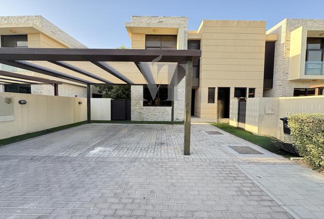 Townhouse - 4 Bedrooms - 5 Bathrooms for rent in The Field - DAMAC Hills - Dubai