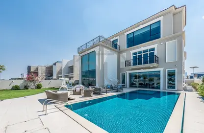 Villa - 5 Bedrooms - 7 Bathrooms for sale in Jumeirah Park Homes - Jumeirah Park - Dubai