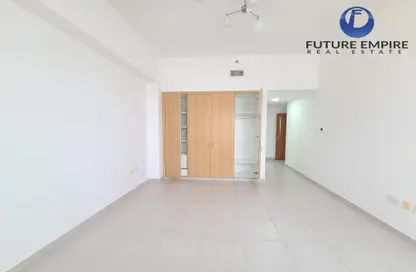 Apartment - 2 Bedrooms - 3 Bathrooms for rent in Blue Tower - Sheikh Zayed Road - Dubai