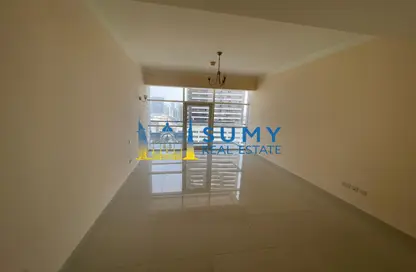 Apartment - 1 Bathroom for rent in Oasis Tower 1 - Dubai Sports City - Dubai