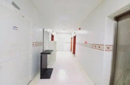 Apartment - 1 Bathroom for rent in SG Muwaileh Building - Muwaileh - Sharjah