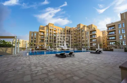 Apartment - 3 Bedrooms - 3 Bathrooms for sale in Zahra Breeze Apartments 4A - Zahra Breeze Apartments - Town Square - Dubai