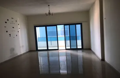 Apartment - 3 Bedrooms - 3 Bathrooms for rent in Corniche Tower - Ajman Corniche Road - Ajman