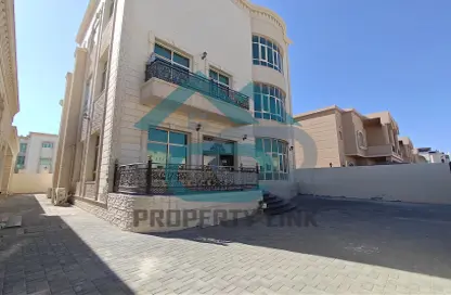 Apartment - 1 Bathroom for rent in Al Maqtaa - Abu Dhabi