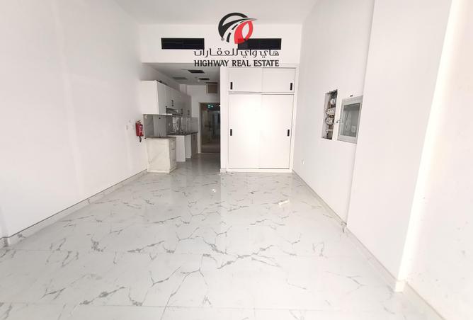 Apartment - 1 Bathroom for rent in Al Warsan 4 - Al Warsan - Dubai