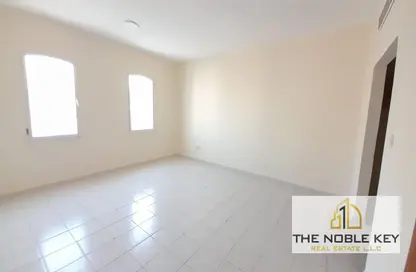 Shop - Studio - 1 Bathroom for rent in France Cluster - International City - Dubai