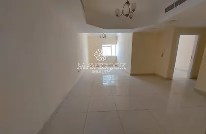 Empty Room image for: Apartment - 1 Bedroom - 2 Bathrooms for rent in Al Taawoon Towers - Al Khan - Sharjah, Image 1
