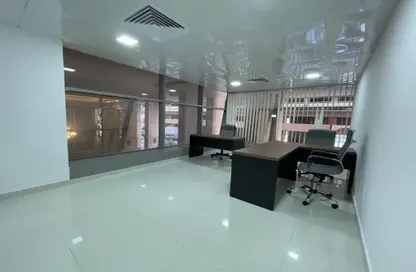 مكتب - استوديو - 4 حمامات للايجار في الخالدية - أبوظبي