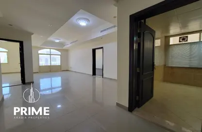 Apartment - 4 Bedrooms - 4 Bathrooms for rent in Hadbat Al Zafranah - Muroor Area - Abu Dhabi