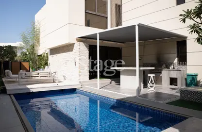 Apartment - 4 Bedrooms - 5 Bathrooms for sale in Flora - DAMAC Hills - Dubai