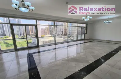 Apartment - 3 Bedrooms - 4 Bathrooms for rent in Hamdan Street - Abu Dhabi