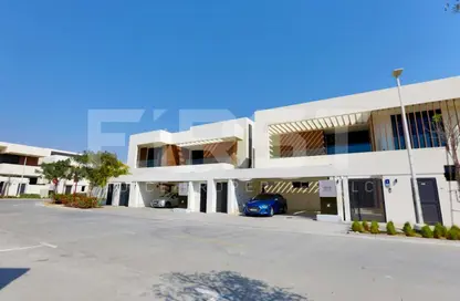 Villa - 4 Bedrooms - 5 Bathrooms for sale in West Yas - Yas Island - Abu Dhabi