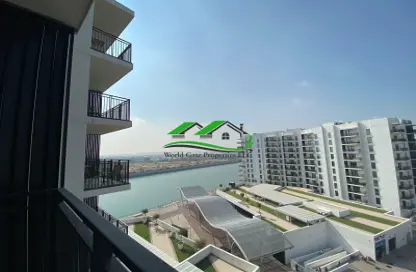 Apartment - 1 Bathroom for rent in Waters Edge - Yas Island - Abu Dhabi