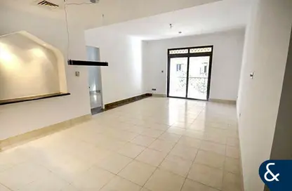 Apartment - 3 Bedrooms - 5 Bathrooms for sale in Yansoon 4 - Yansoon - Old Town - Dubai