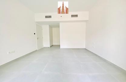 Apartment - 2 Bedrooms - 3 Bathrooms for rent in Tiraz 2 - Aljada - Sharjah