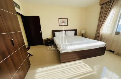 Apartment - 2 Bedrooms - 2 Bathrooms for rent in Tourist Club Area - Abu Dhabi