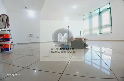 Apartment - 3 Bedrooms - 2 Bathrooms for rent in Al Wahda Street - Al Wahda - Abu Dhabi